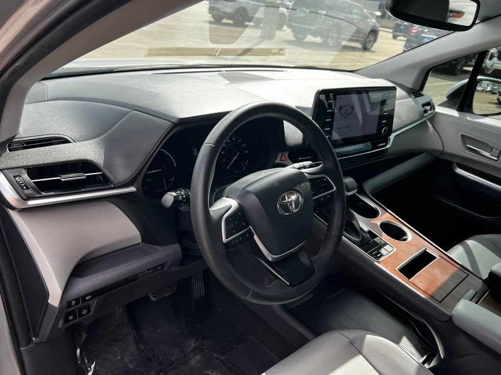 2022 Toyota Sienna XLE