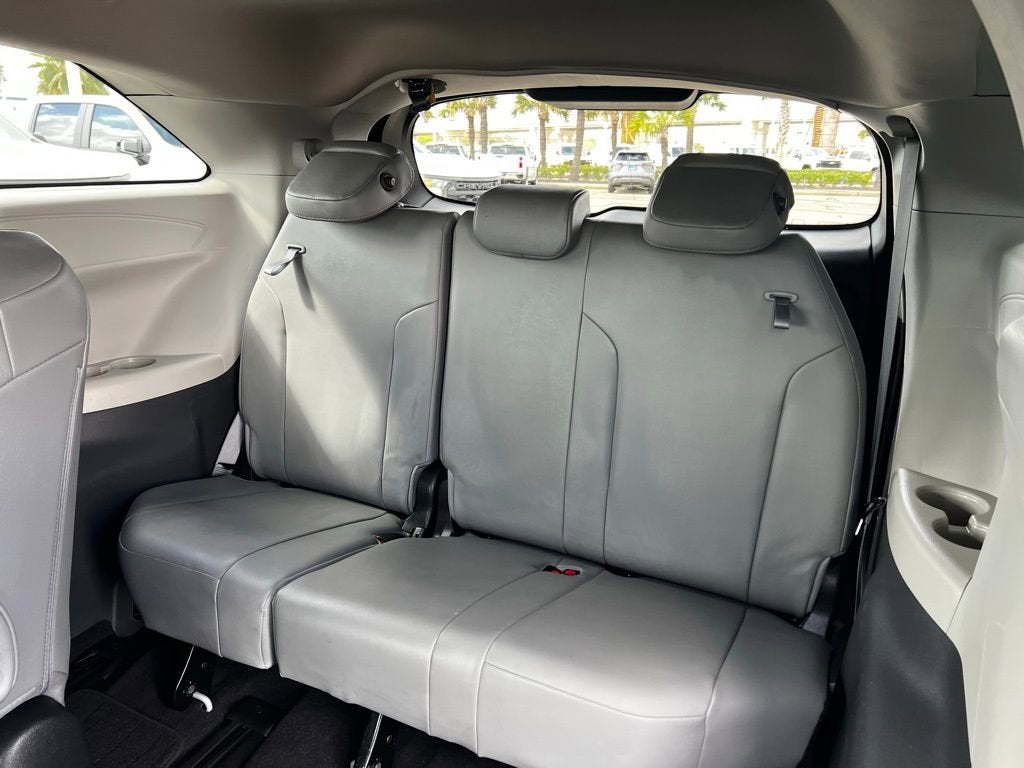2022 Toyota Sienna XLE