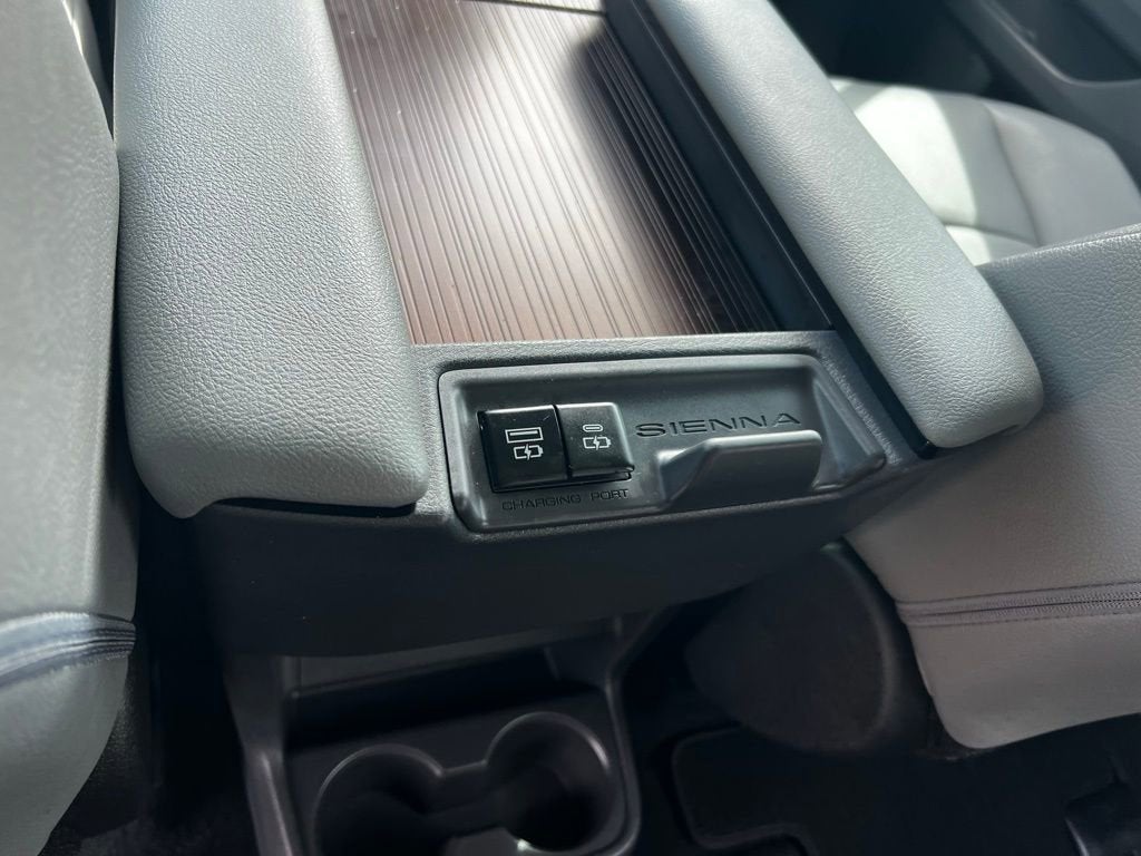 2022 Toyota Sienna XLE