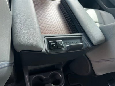 2022 Toyota Sienna XLE