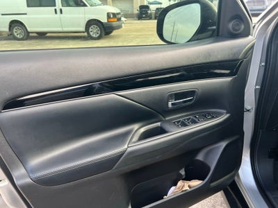 2019 Mitsubishi Outlander SE