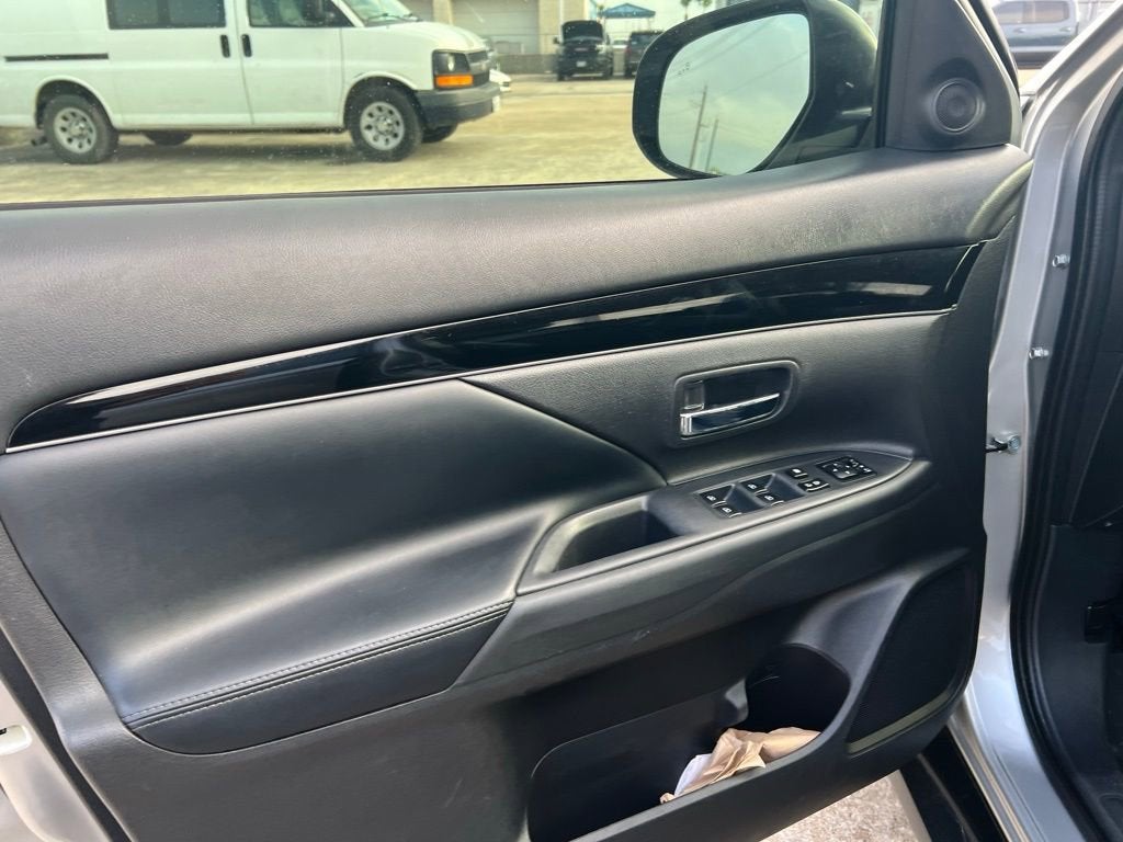 2019 Mitsubishi Outlander SE