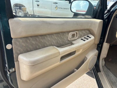 1997 Nissan Pathfinder XE