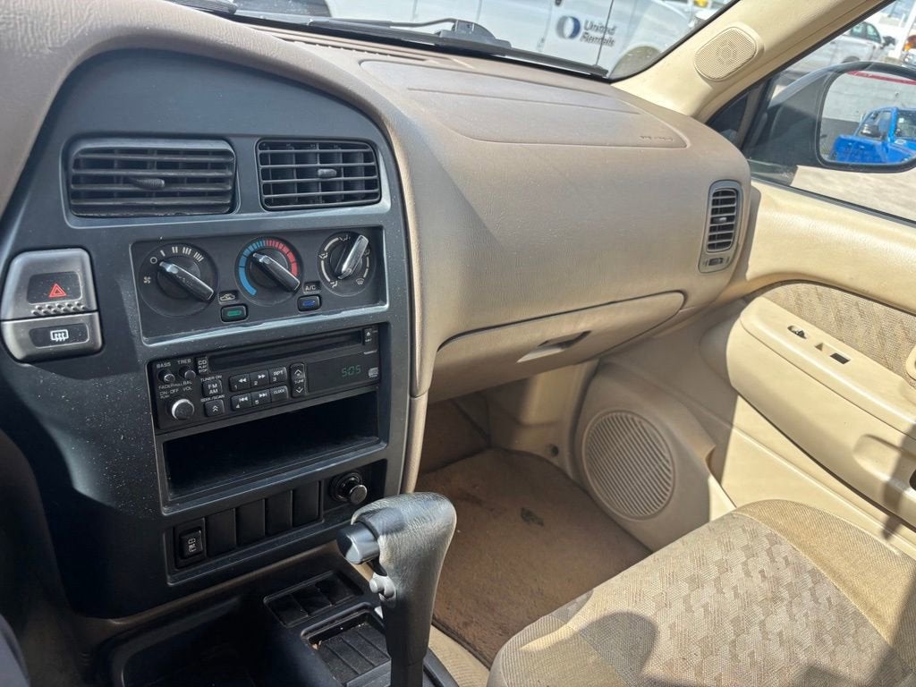 1997 Nissan Pathfinder XE
