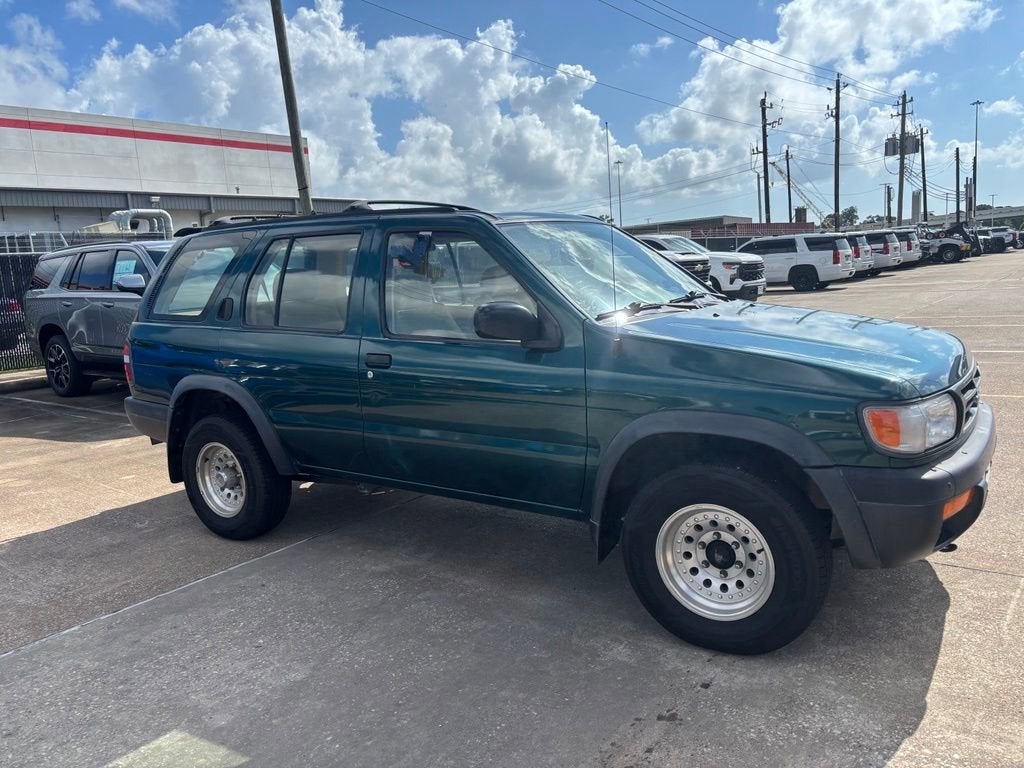 1997 Nissan Pathfinder XE