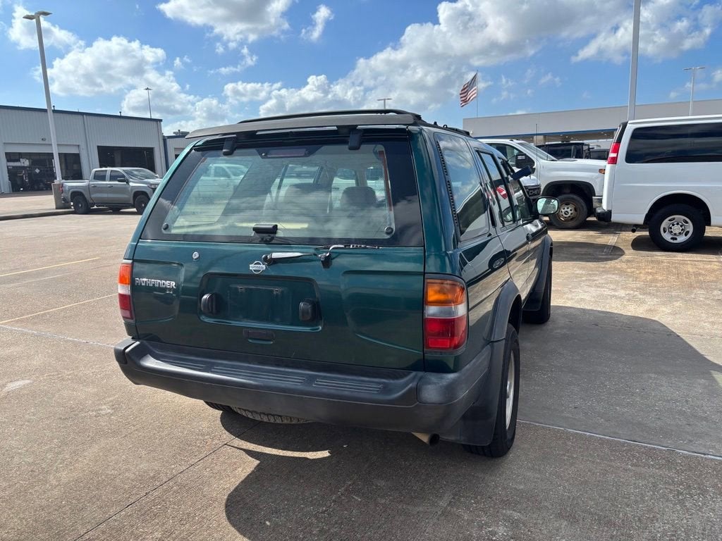 1997 Nissan Pathfinder XE