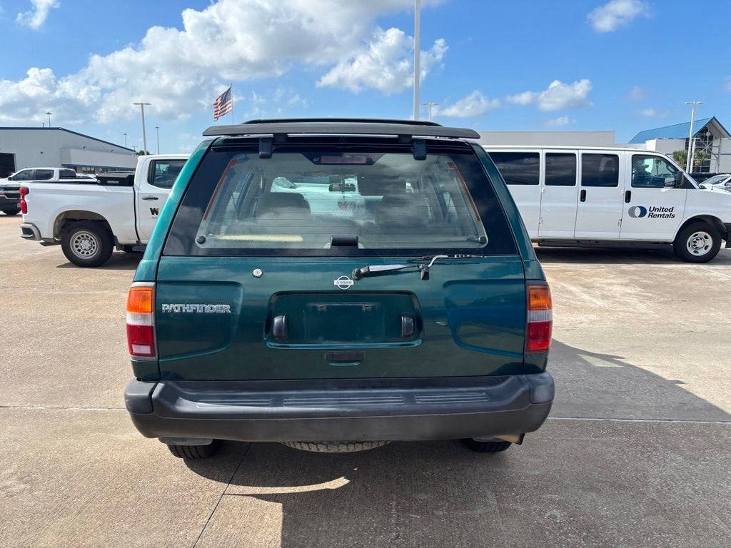 1997 Nissan Pathfinder XE