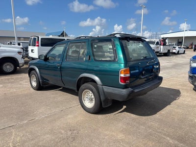 1997 Nissan Pathfinder XE