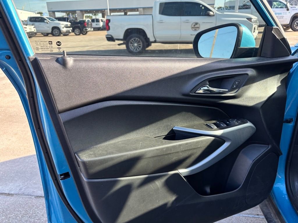 2025 Chevrolet Trax LS