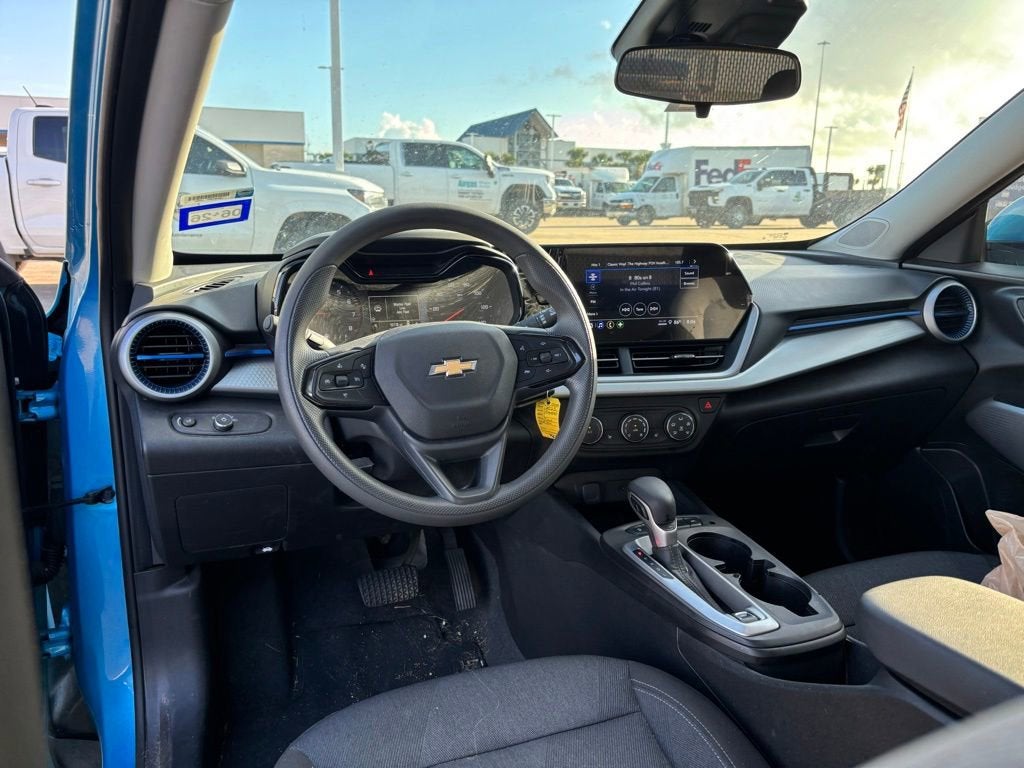 2025 Chevrolet Trax LS