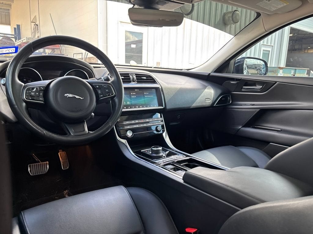 2019 Jaguar XE 25t Premium
