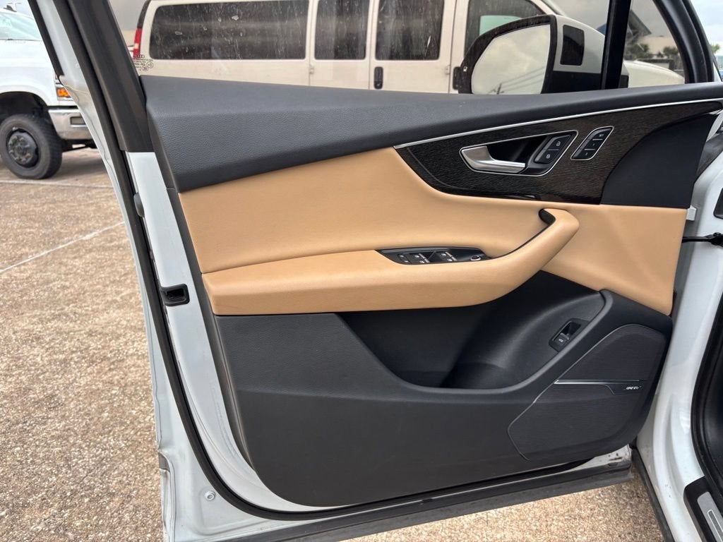 2020 Audi Q7 Premium Plus